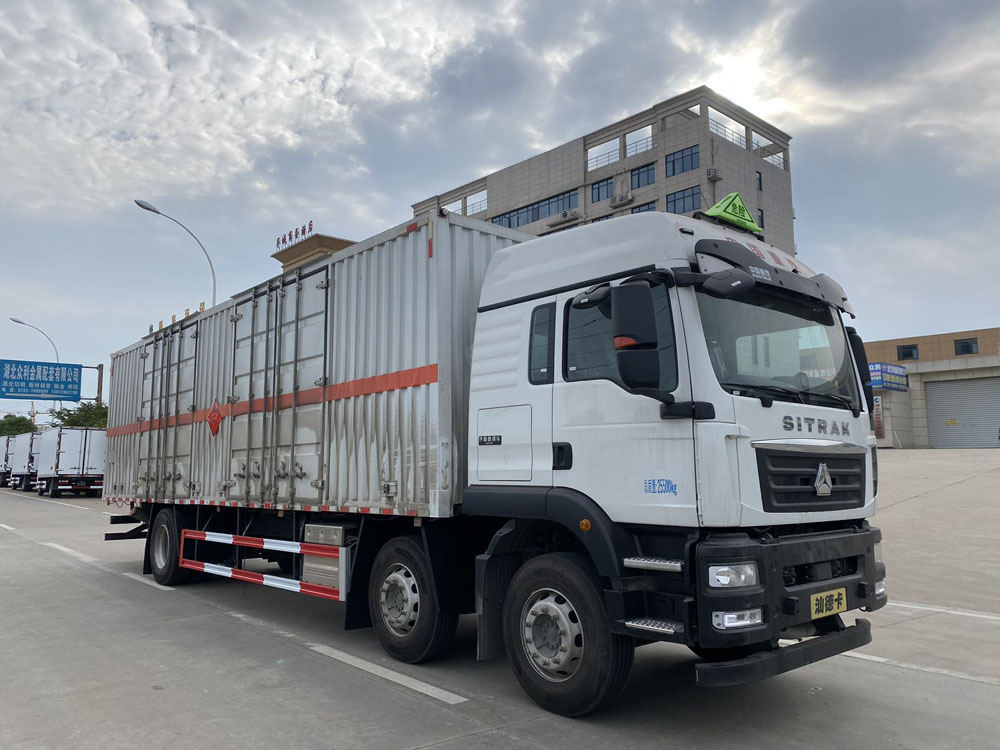 易燃液體廂式運(yùn)輸車，廂式運(yùn)輸車，楚勝汽車集團(tuán)